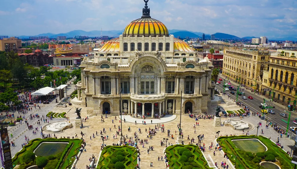 Picture of Pallacio de Bellas Artes in Mexico city to illustrate story on crypto.